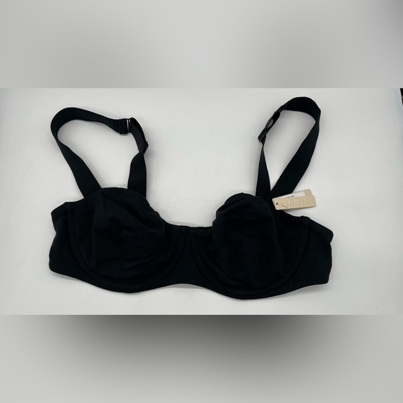 SKIMS Black Bra with Adjustable Straps - Picture 2 of 5
